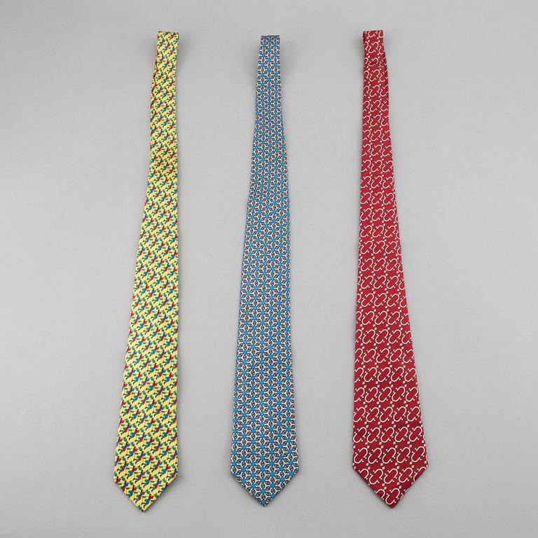 Hermès, 3 silk ties.