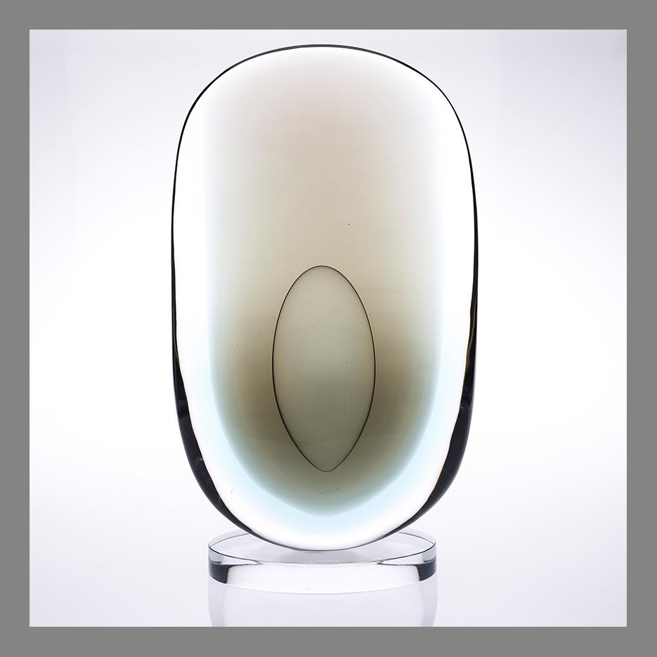 TIMO SARPANEVA, GLASSKULPTUR. Stabat mater. Sign. Timo Sarpaneva, studio Pino Sinoretto, Murano 1999.