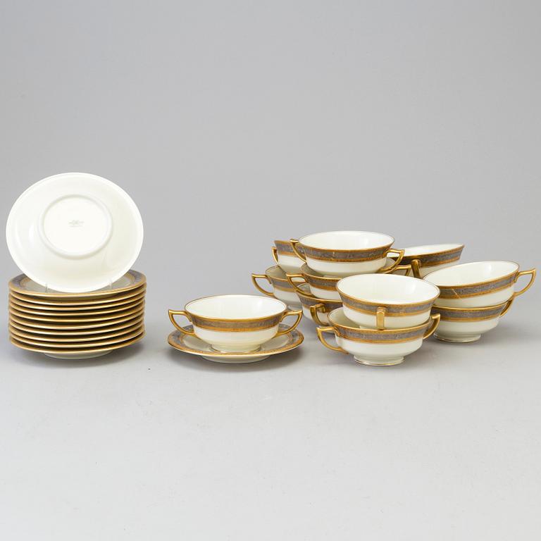 A SET OF 12 SOUP BOWLS AND PLATES, mid 20th century.