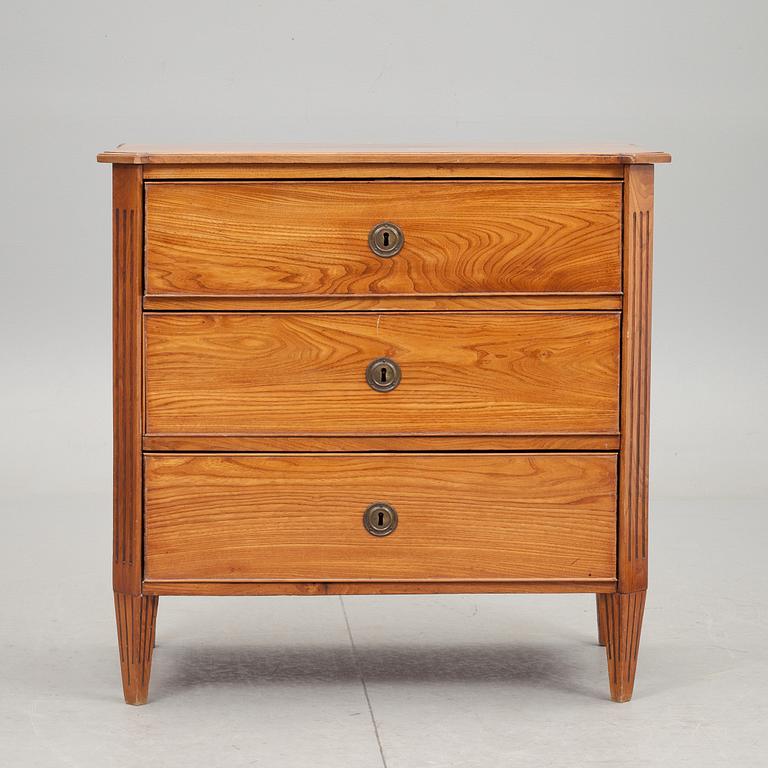 BYRÅ, sengustaviansk stil, 1800-tal.