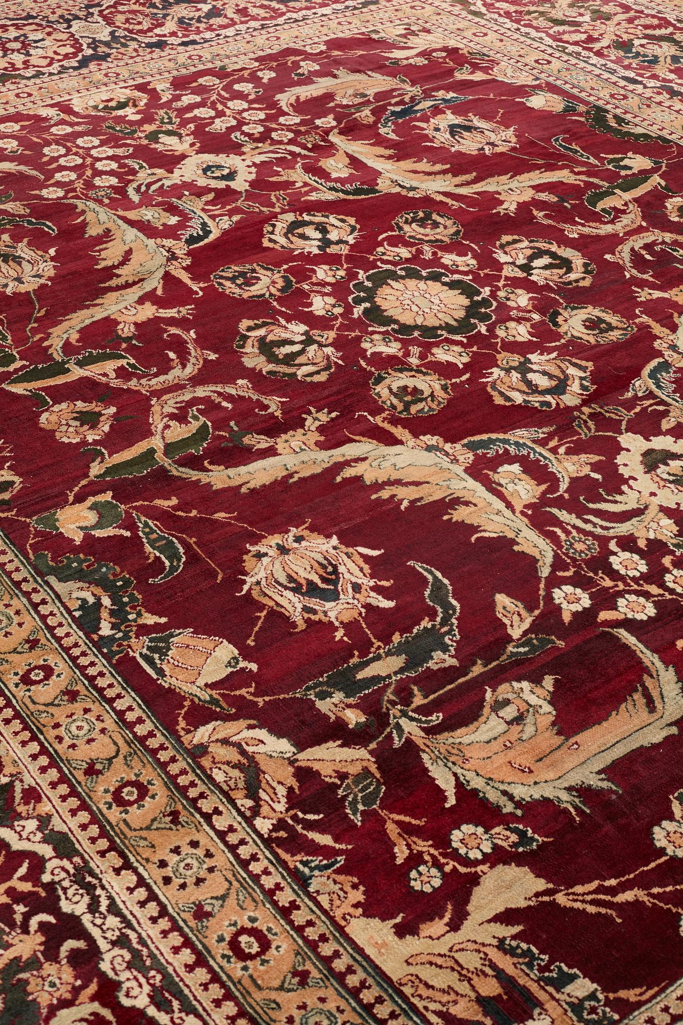 MATTO, an antique Agra, India, ca 526,5 x 440-443 cm.