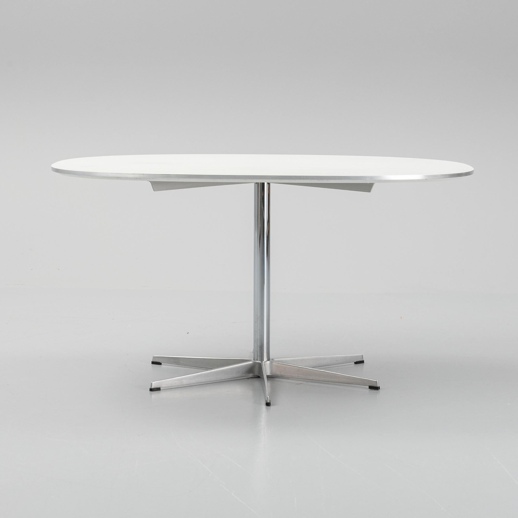 An Arne Jacobsen table for Fritz Hansen, Signed with label and dated 1985.