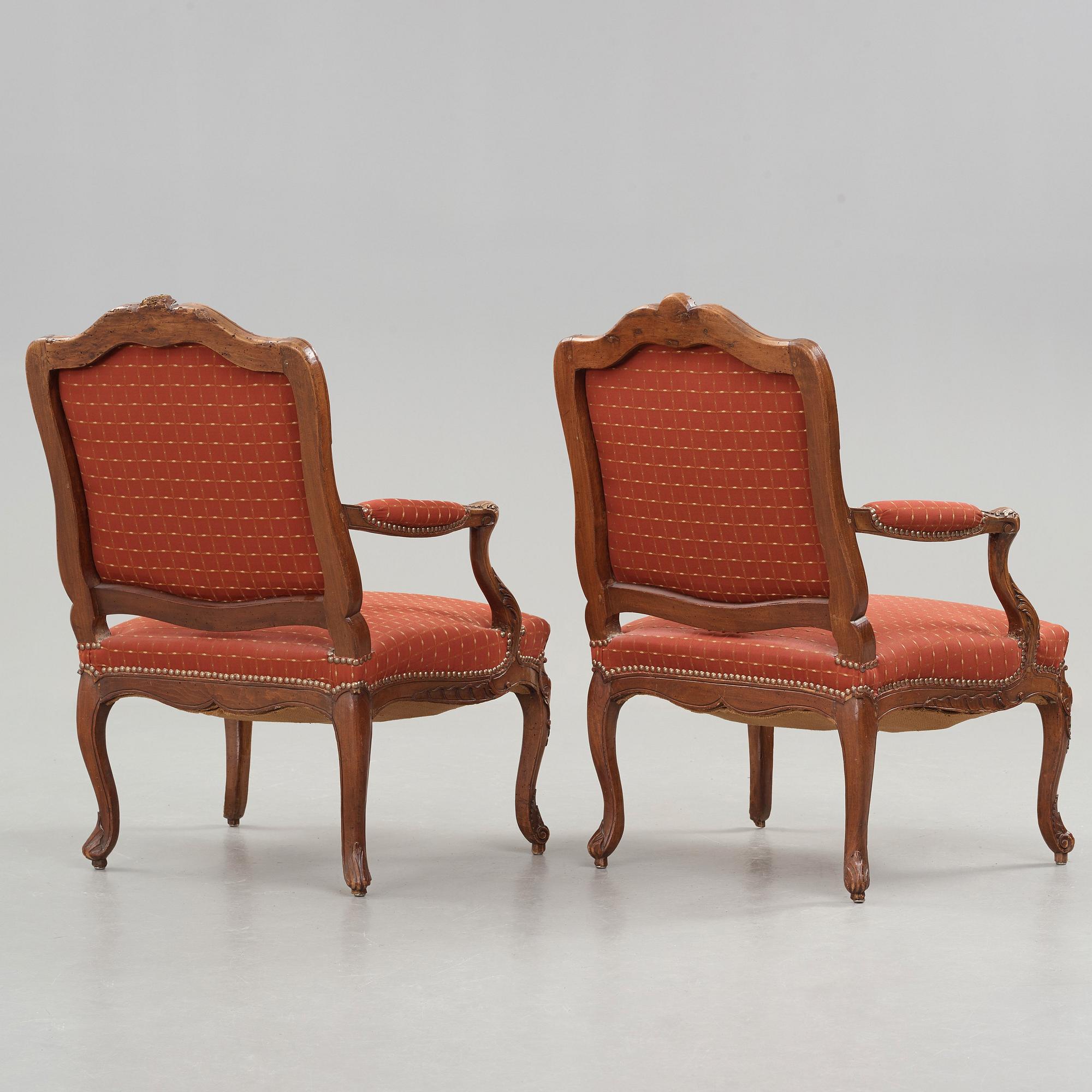 KARMSTOLAR, ett par. 1700-talets mitt Louis XV.