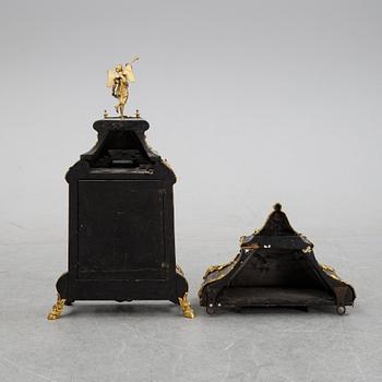 A French Louis XV style bracket clock, 19th centuty.