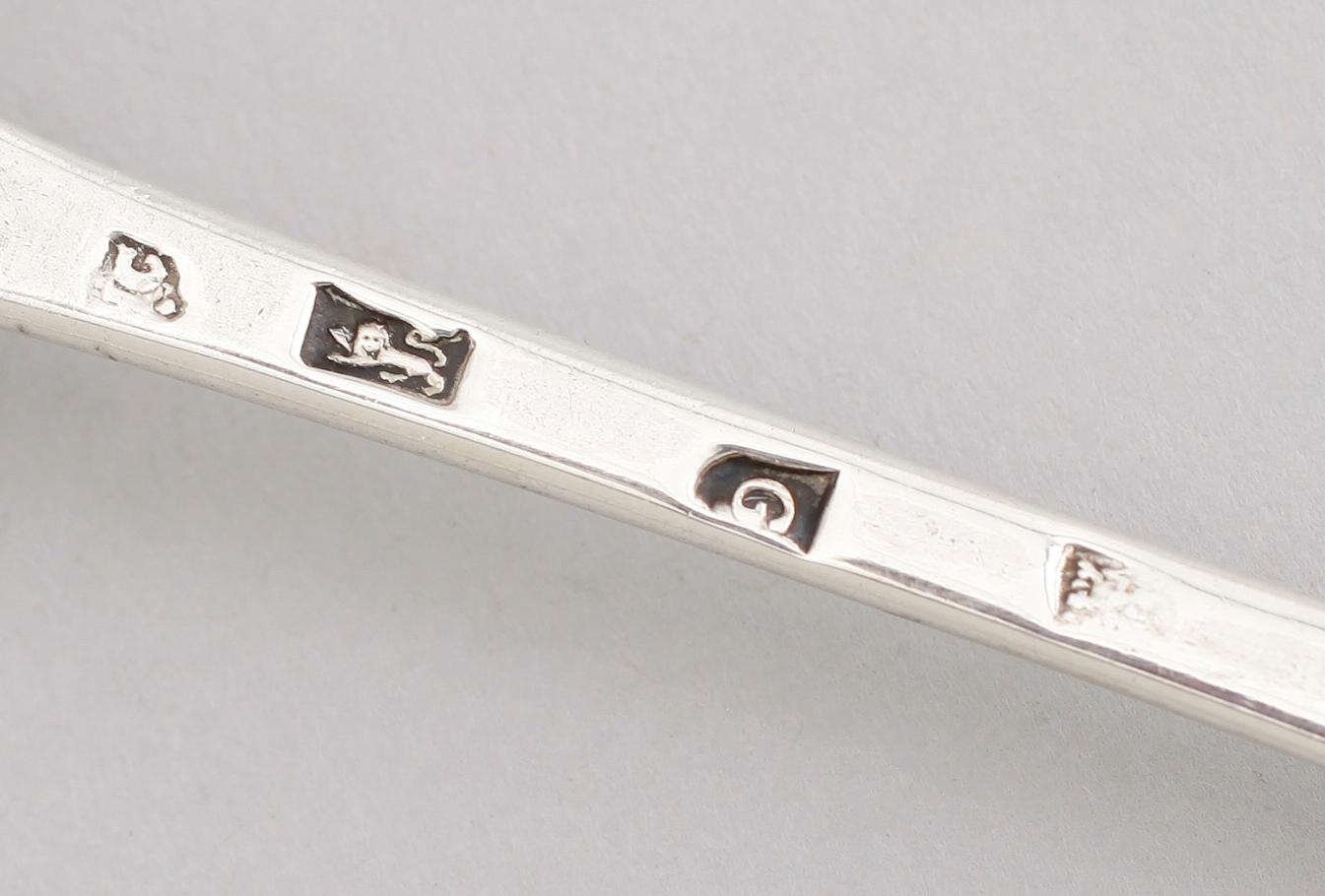 SKEDAR, 1 par, silver, England, 1700-/1800-tal. Vikt ca 113 gram.