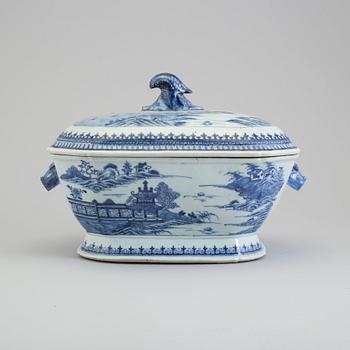 TERRIN med LOCK, kompaniporslin. Qingdynastin, Qianlong (1736-95).