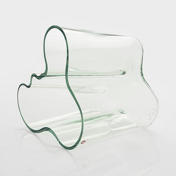 Alvar Aalto, A '3030' vase signed, Alvar Aalto 100 Iittala 1998.