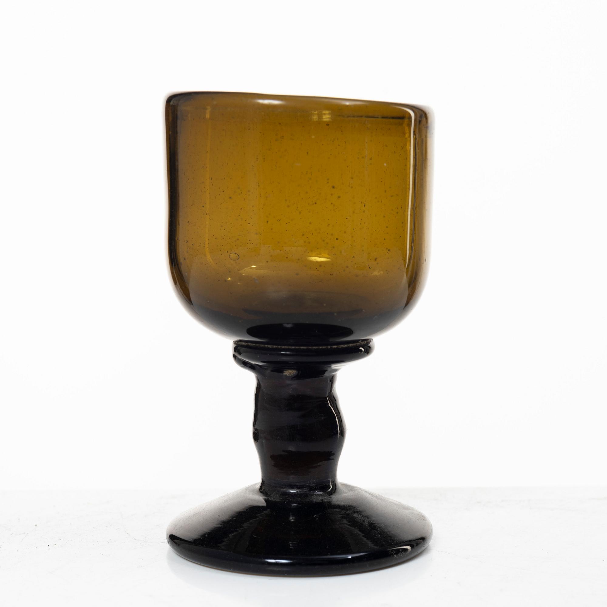 Glas, fyra stycken, Sverige, 1700-tal/tidigt 1800-tal.