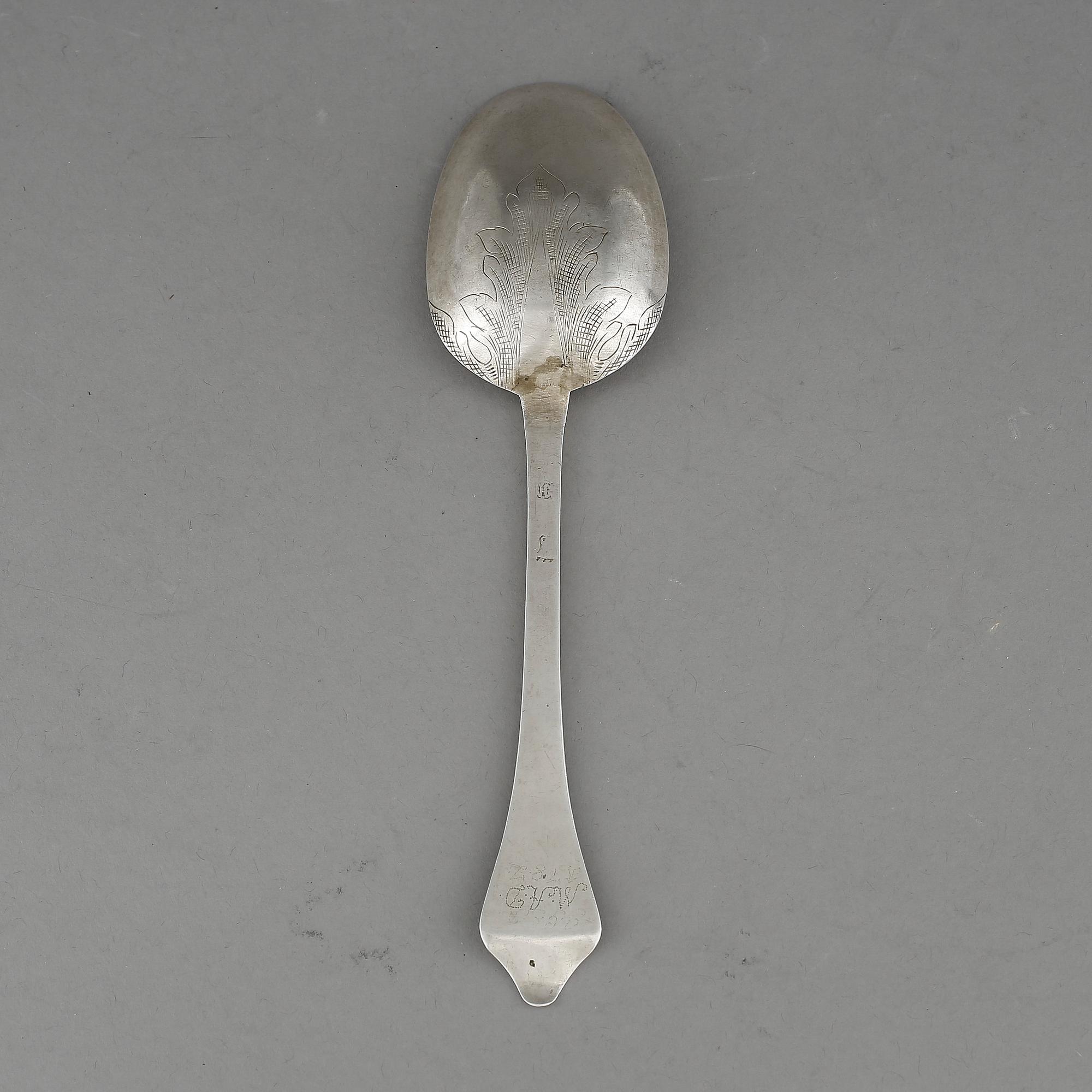 SKED, silver, 1700-talets första hälft. Vikt 41 g.