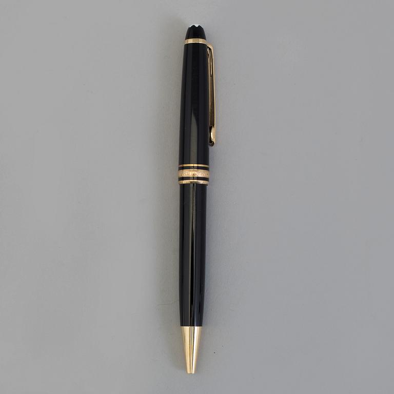 A Montblanc Meisterstück ball point pen.