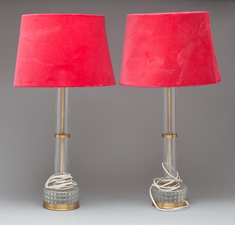 BORDSLAMPOR, ett par. Orrefors, 1950/60-tal.