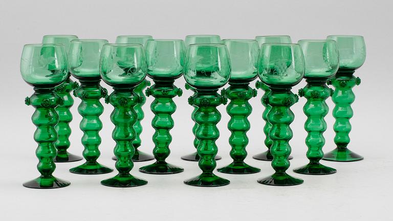 REMMARE, 13 st, glas, 1900-talets andra hälft.
