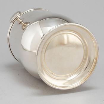 A 20th century plate champagne cooler.