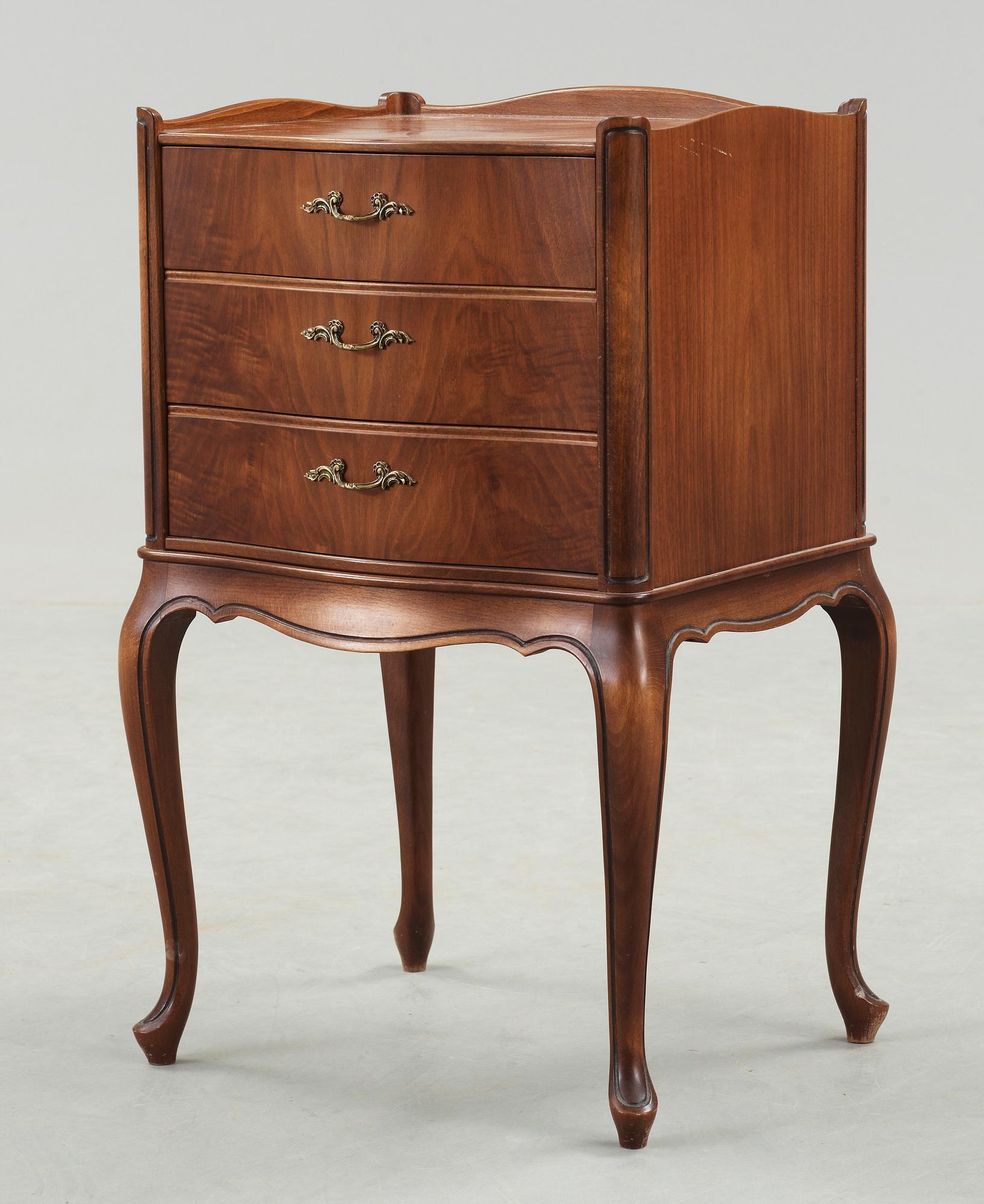 SÄNGBORD, rokokostil, Blomstermåla möbelfabrik, 1900-tal.