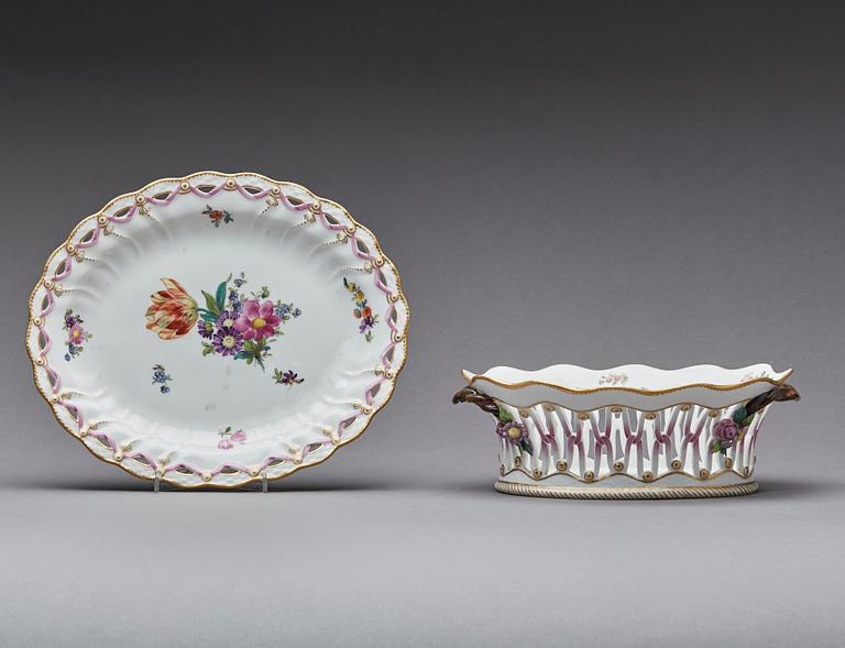 GALLERSKÅL med FAT, Royal Copenhagen, Danmark, Ca 1898-1923.