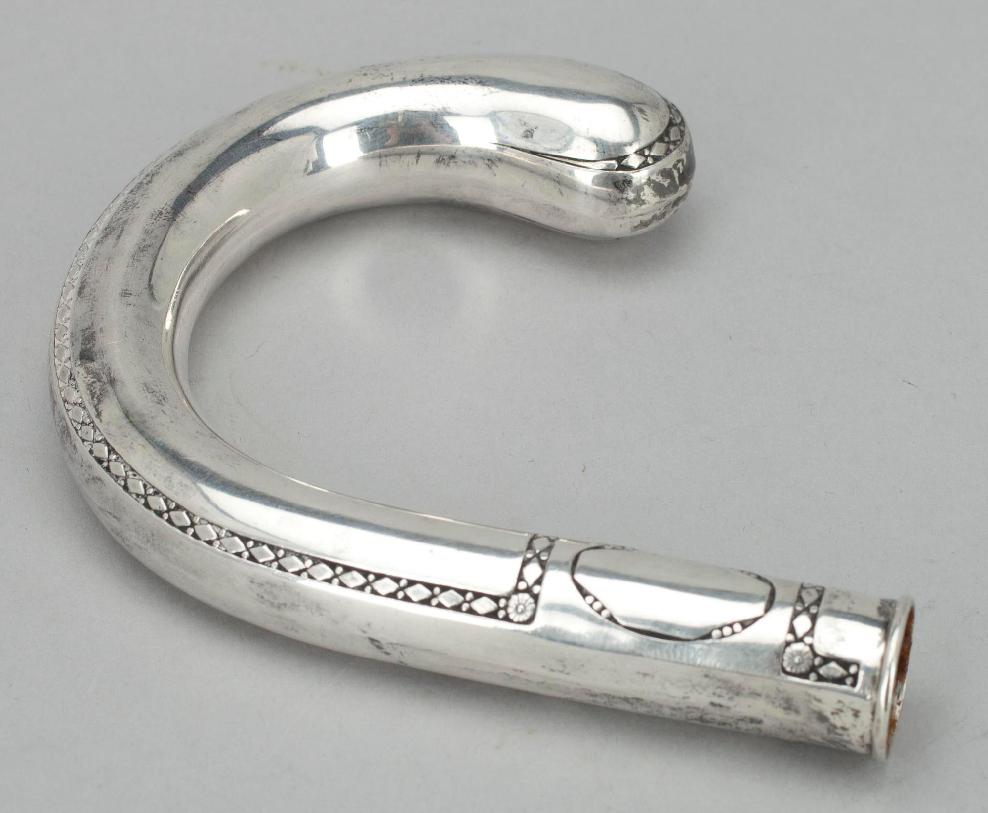 HANDTAG för PROMENADKÄPP, silver, Finland 1925. Vikt 124 g.
