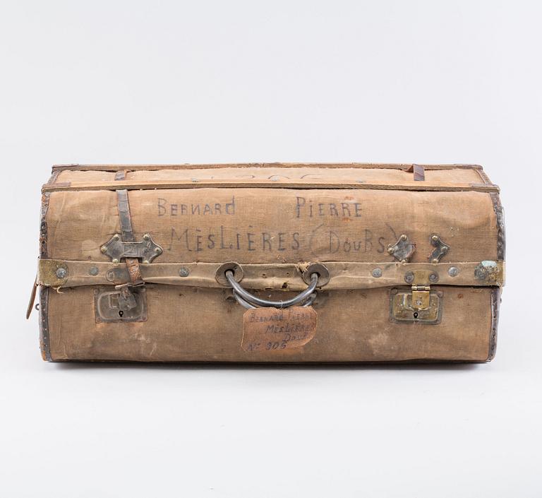 A FRENCH LEATHER CASE, 19th century.