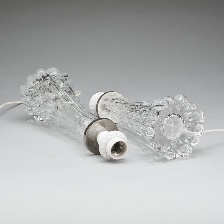 BORDSLAMPOR, ett par glas. Carl Fagerlund Orrefors. 1900-talets andra hälft.