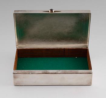 SKRIN, silver, C G Hallberg, Stockholm 1910. Total vikt med inredning 970 g.