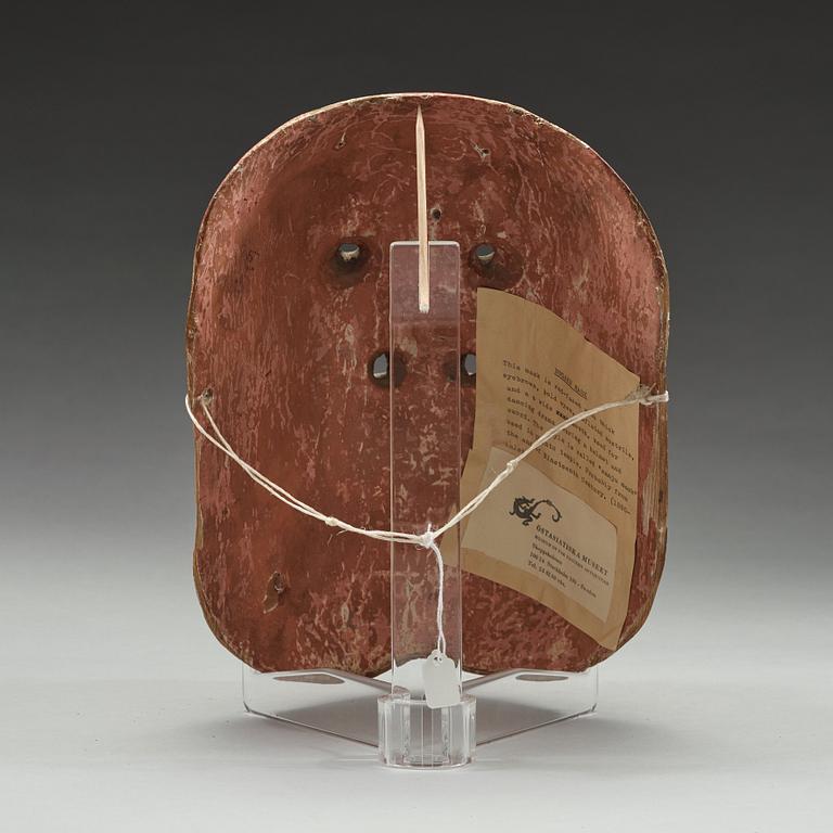 MASK, trä och lack. Japan, Meiji (1868-1912).