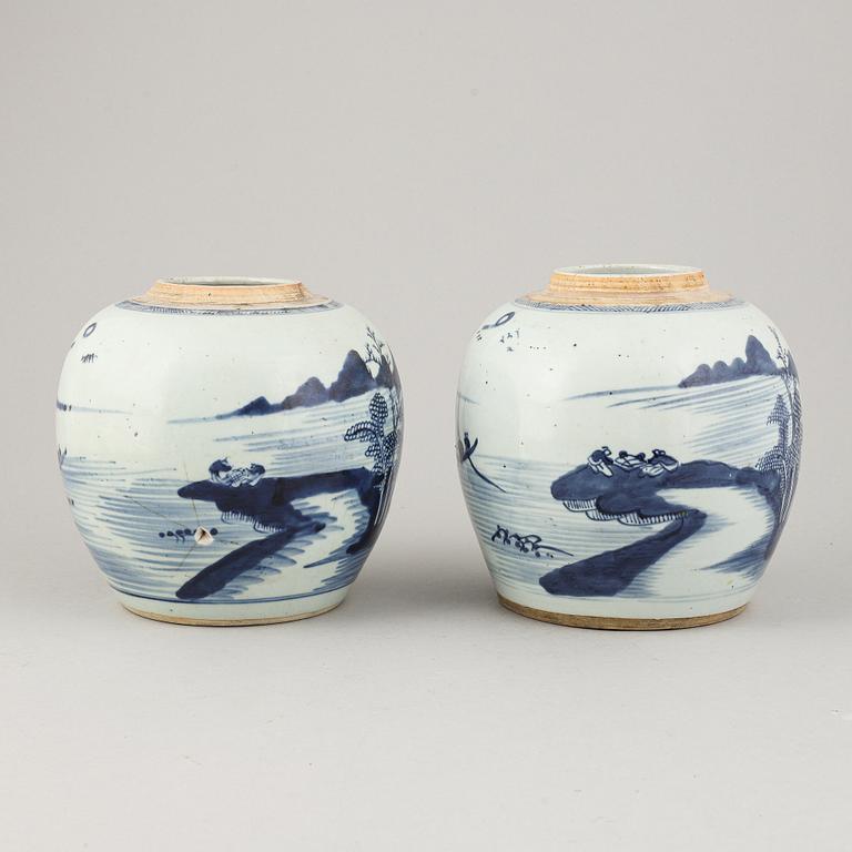 A pair of Qing dyansti ginger jar, 19th century.