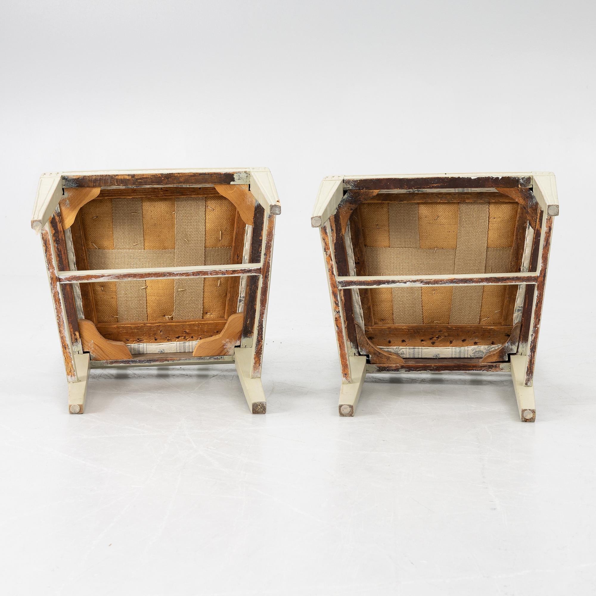 A pair of late Gustavian chairs from around the year 1800.