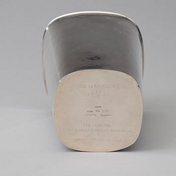 VAS, sterlingsilver, GAB Stockholm, Sh. Gillgren, 1954. Vikt 485 g.