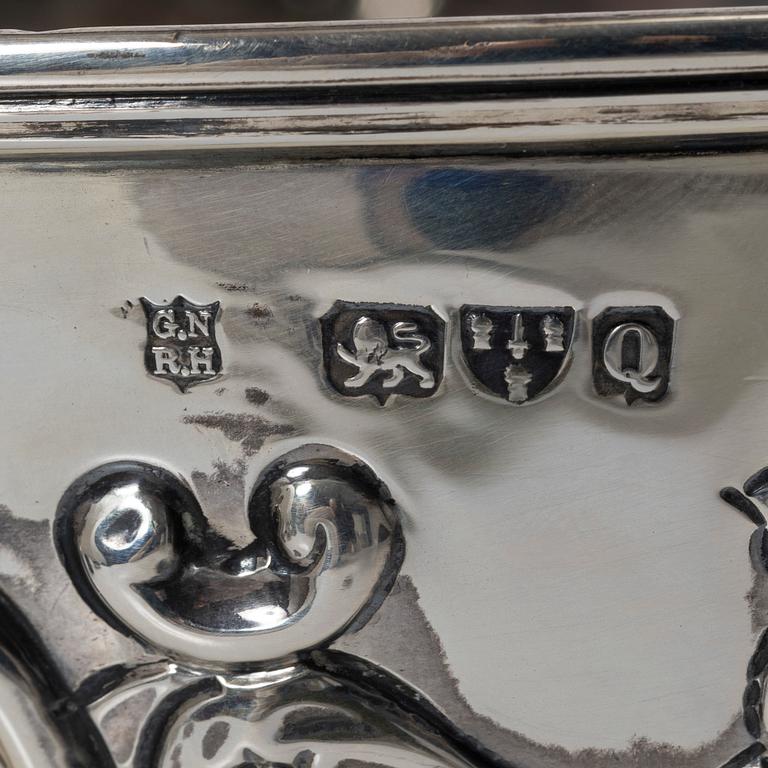 George Nathan & Ridley Hayes, skål på fot, silver, Chester, England 1899.