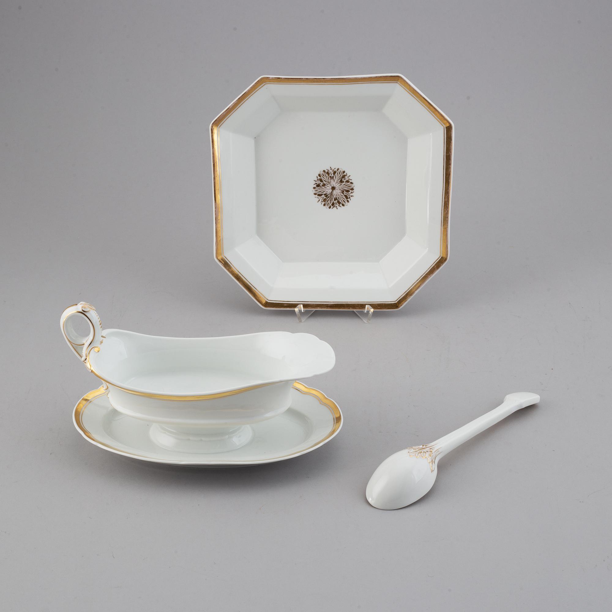 A 27 pcs 19th century KPM Berlin porcelain dinner service.