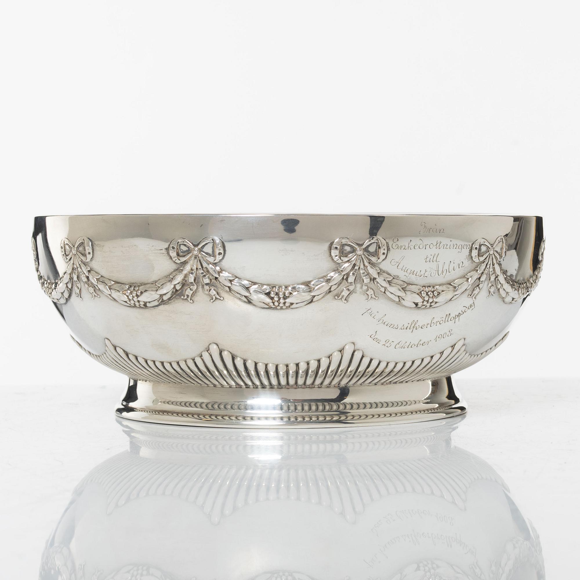 A Swedish silver bowl, marks of CG Hallberg, Stockholm 1906.