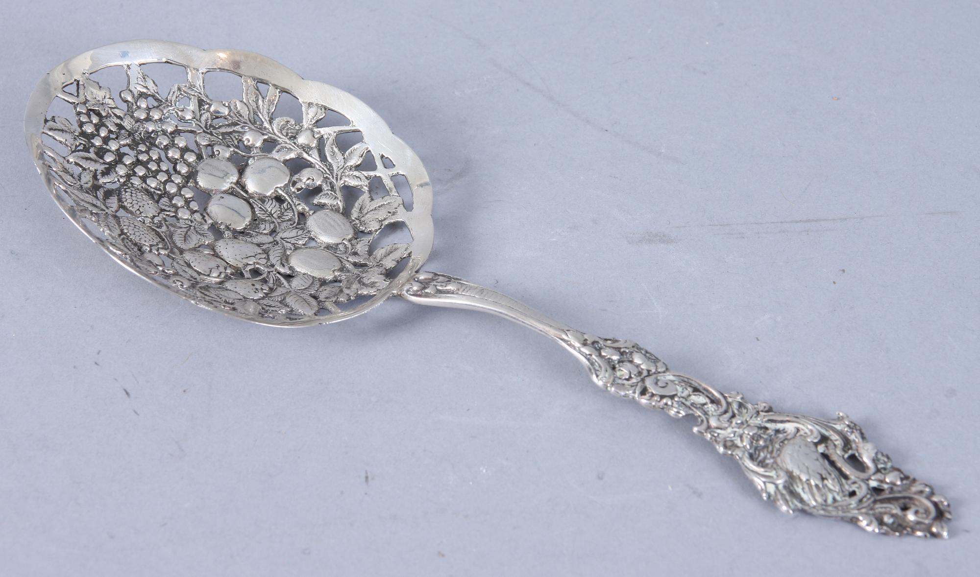 PRYDNADSSKED, silver, rokokostil, Stockholm, 1973.