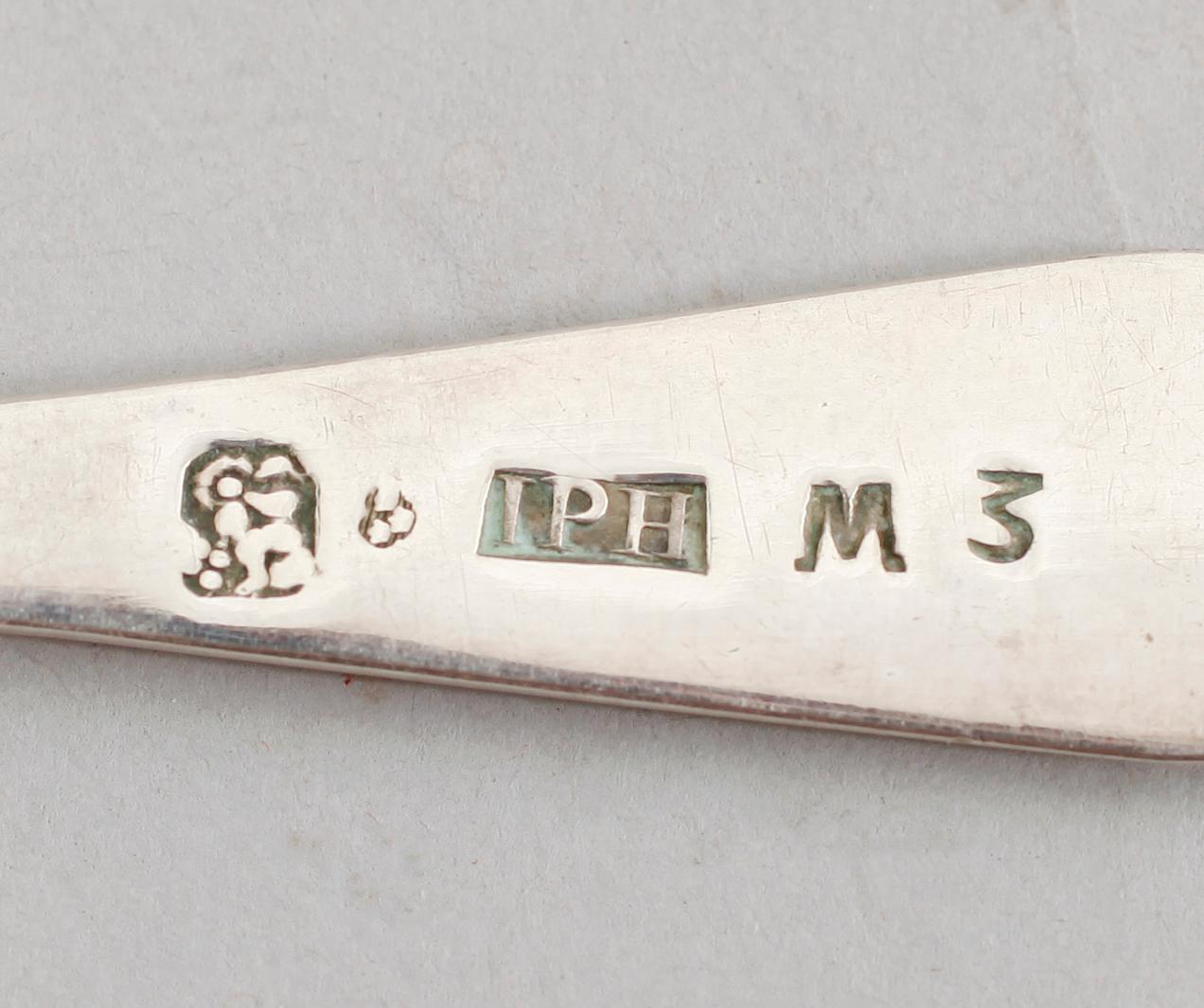 MATSKEDAR, 2 par, silver, tidigt 1800-tal. Vikt ca 193 gram.