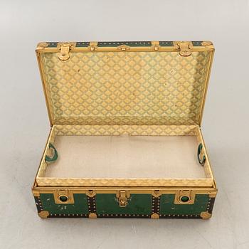 A mid 1900s Italian trunk.