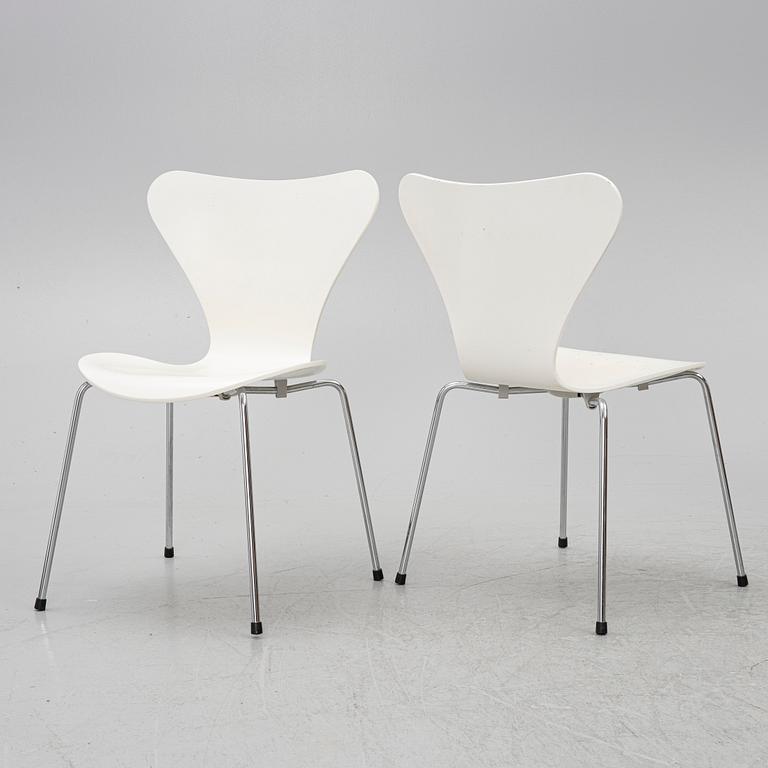 Arne Jacobsen, four 'Series 7' chairs, Fritz Hansen, Denmark, 1998.
