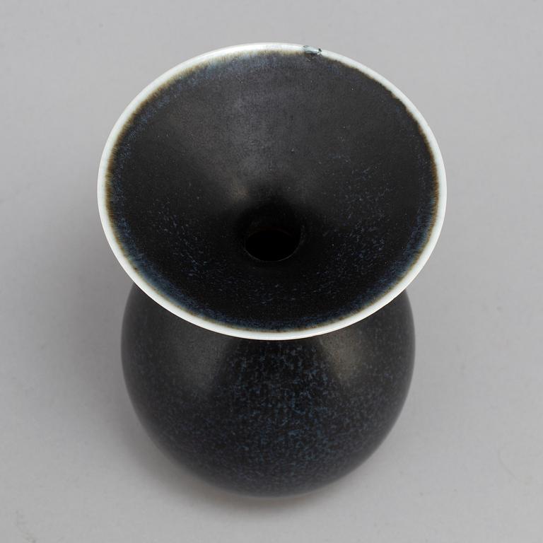 CARL-HARRY STÅLHANE, a unique stoneware vase, Rörstrand 1954.