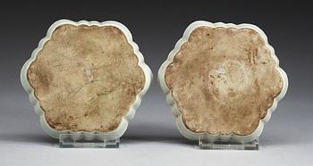 A pair of famille rose rooster dishes, Qing dynasty, Qianlong (1736-95).