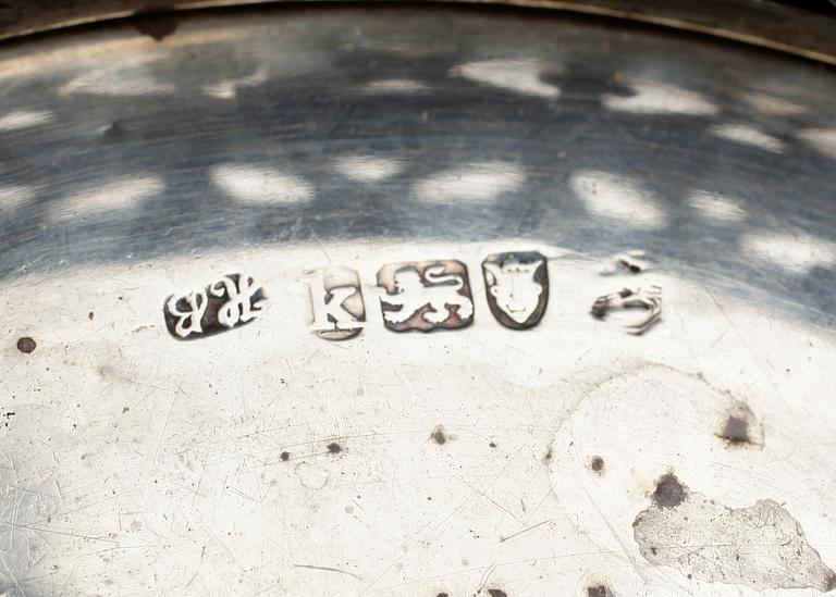COASTERS, ett par, silver, Hester Bateman, London, England, 1785.