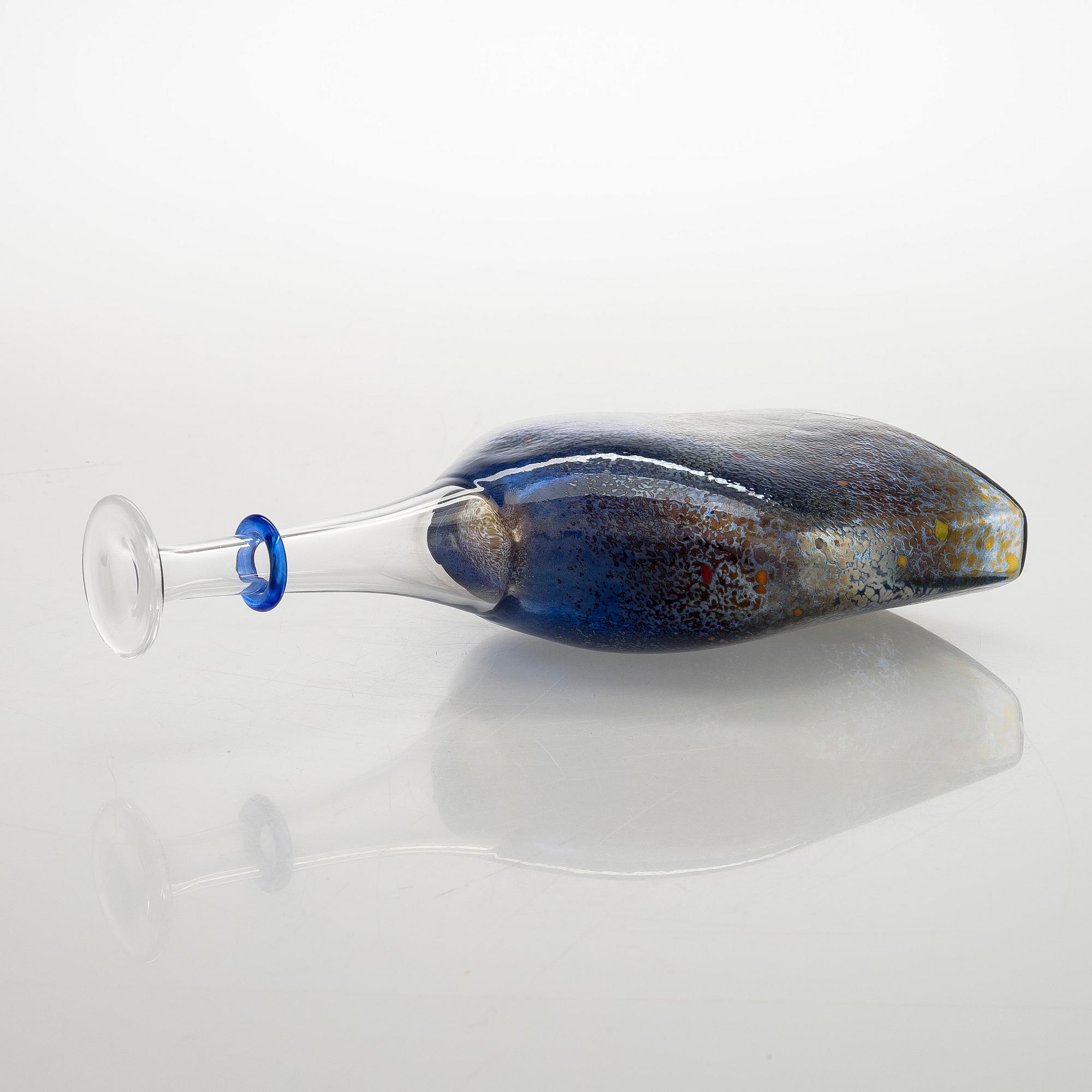 Bertil Vallien, bottle signed Kosta Boda B. Vallien 89253.