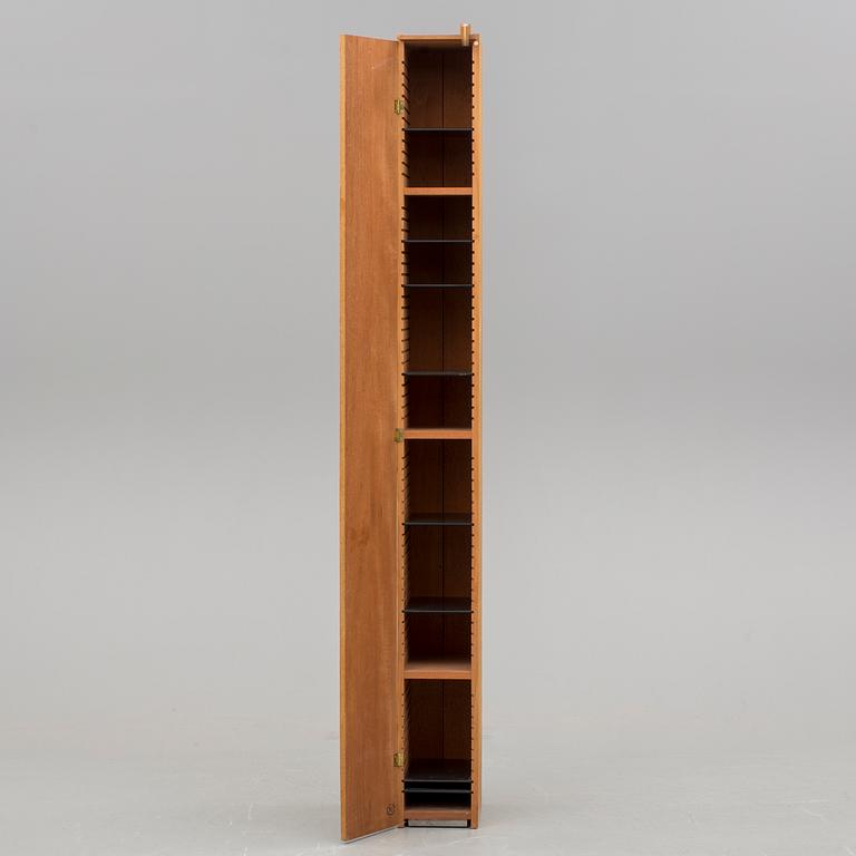 SKÅP, "Solitär", John Kandell, Källemo AB, 1900-talets andra hälft.