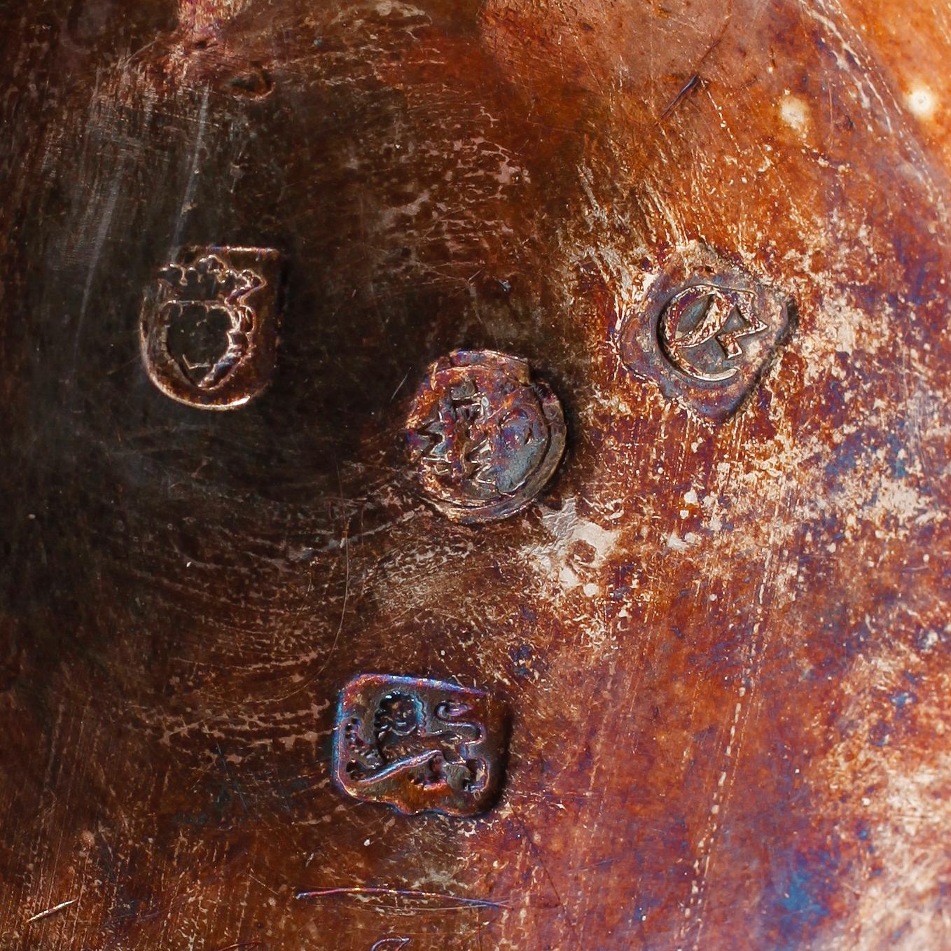 STOP, silver, Thomas Whipham & Charles Wright,  London 1762. Vikt ca 401 g.