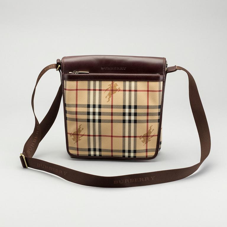 A BURBERRY CROSSBODY MESSENGER BAG.