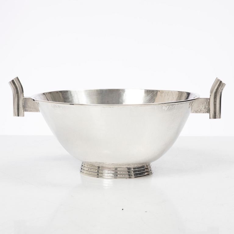 Tore Kullander, a silver bowl with handles, Borås, 1939.