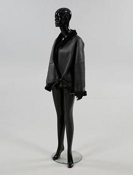 JACKA, Max Mara.