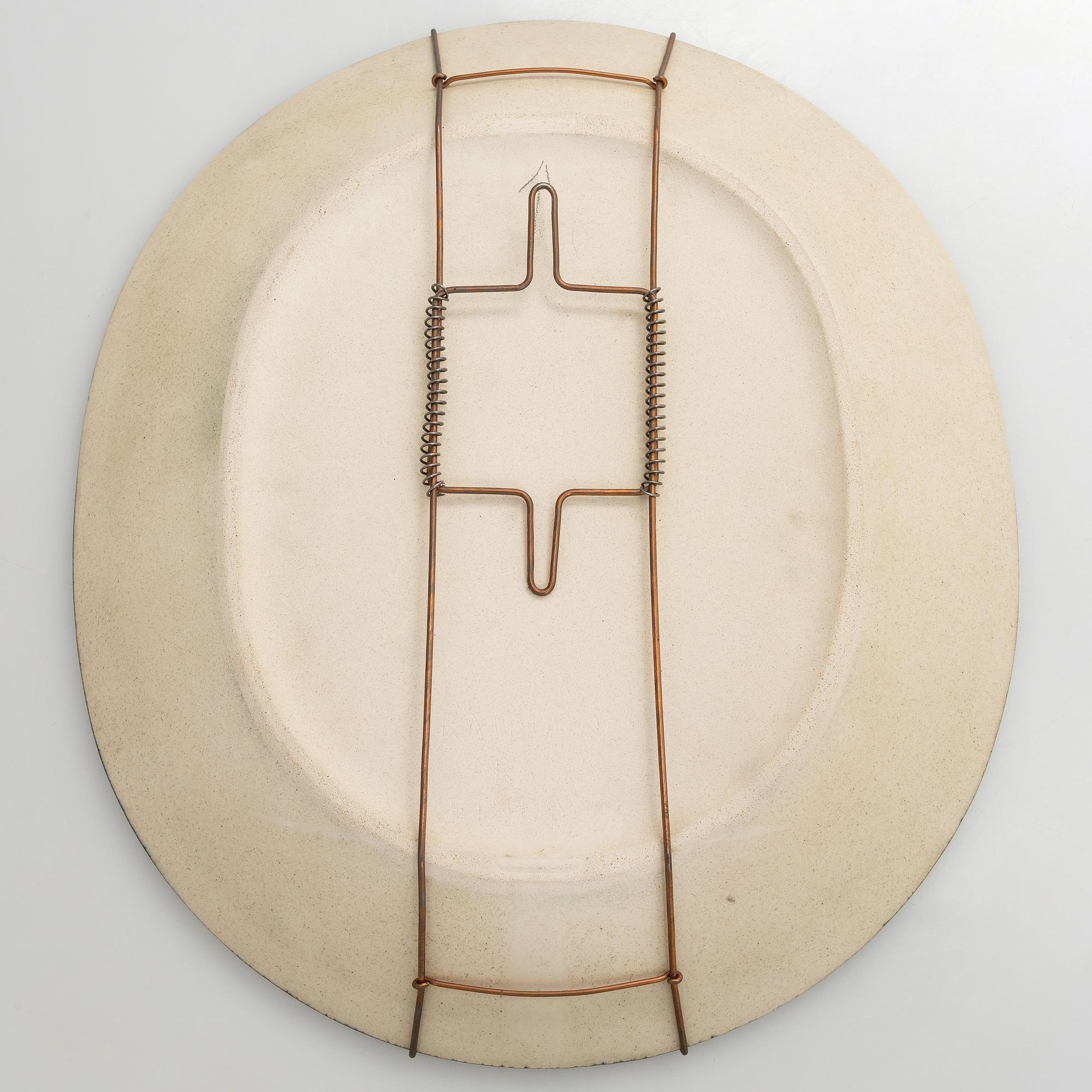 Birger Kaipiainen, dekorationsfat, stengods, signerat Kaipiainen Arabia Finland.