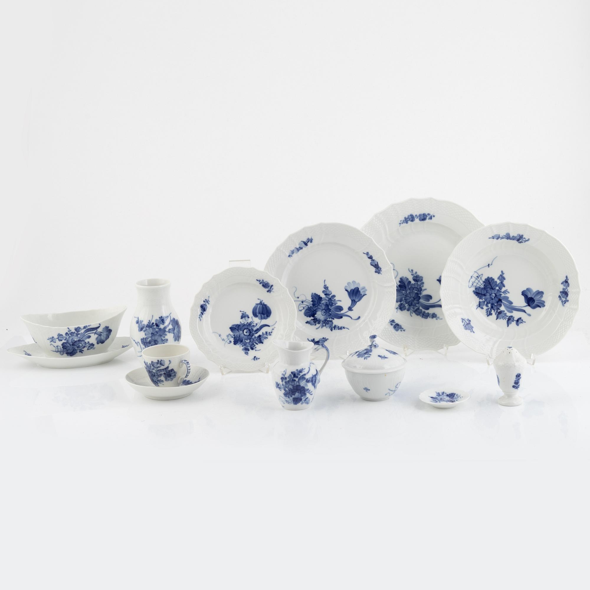 Matervis, 79 pieces, "Blue Flower", Royal Copenhagen, Denmark.