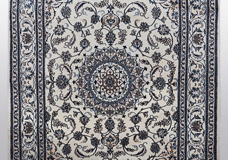 Matta, Nain 9 Laa, part silk, ca 310 x 203 cm.