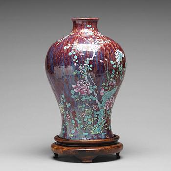 A large flambéglazed meiping vase, Qing dynasty, 18th Century.