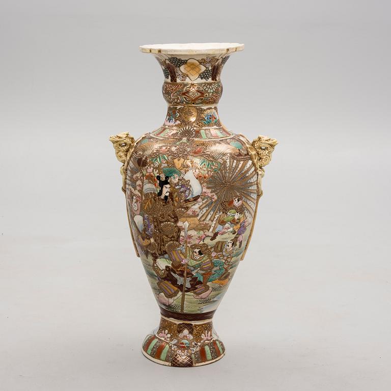 GOLVVAS, flintgods, "Satsuma" Japan, 1900-talets första hälft.