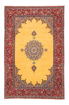 286. Matta, Old Isfahan, part silk, ca 311 x 201 cm.