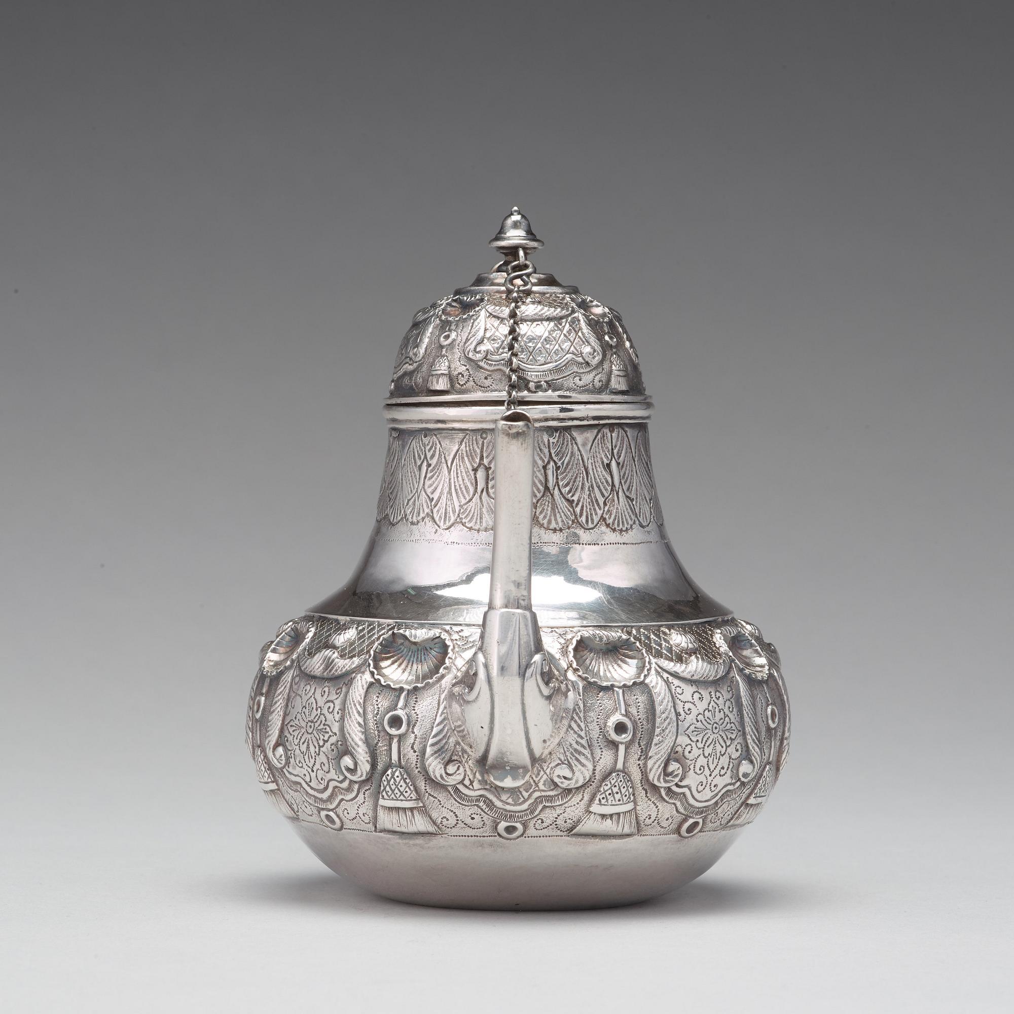 A Dutch 18th century silver tea-pot, mark possibly of Abraham Marshoorn, Amsterdam (1722-1754).